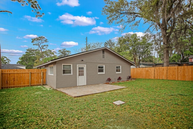 Photo - 237 N Bowlan St