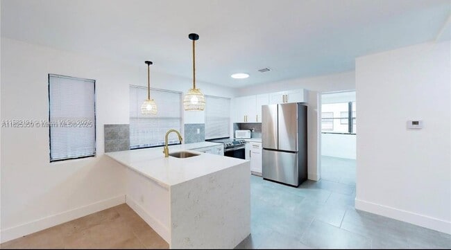 Photo - 2529 NE 181st St