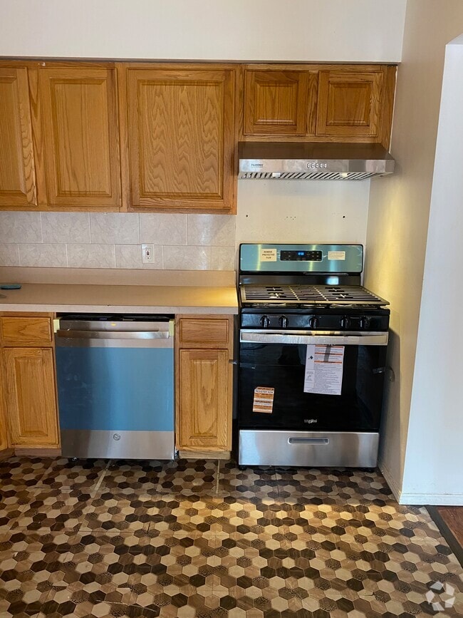 Building Photo - 15533 78th St Unit 2Fl Rental