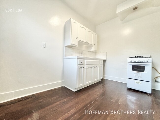 Photo - 147 Normandie Ave Unit 206