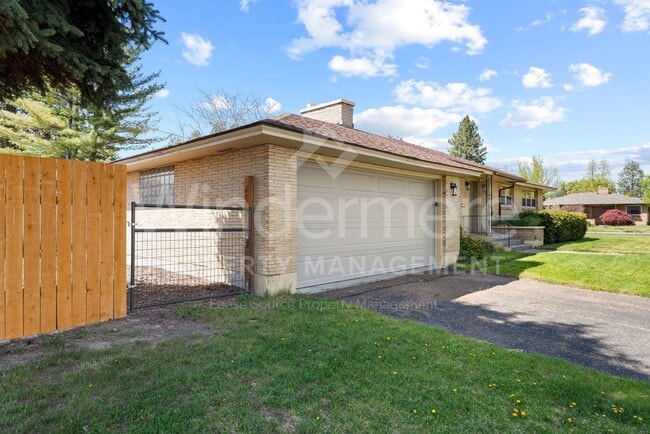 Building Photo - Charming North Spokane Home in a Prime Location