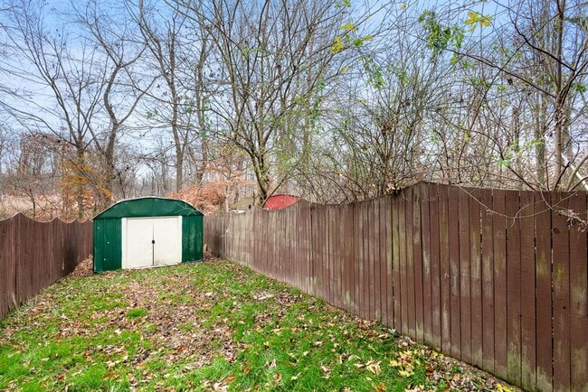 Photo - 133 Creekside Ct