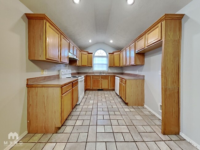 Photo - 674 N Jonathan Ave