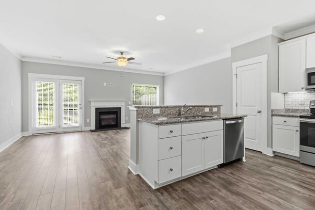 Photo - 730 Elmbrook Dr