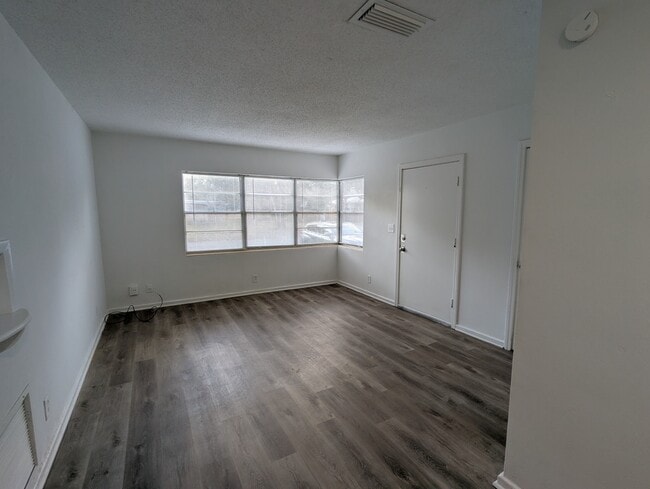 Photo - 2211 Tegner Dr