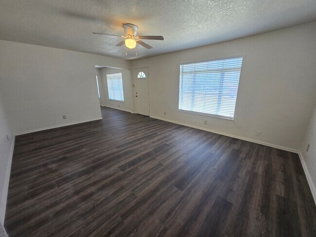 Photo - Spacious Home, Pets welcome