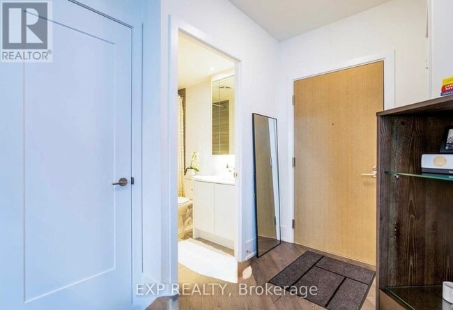 Photo - 1 Edgewater Dr Unit 613