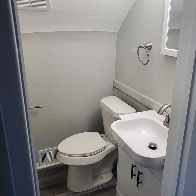 Photo - 4BDRM 1 1/2 BATH HOUSE FOR RENT