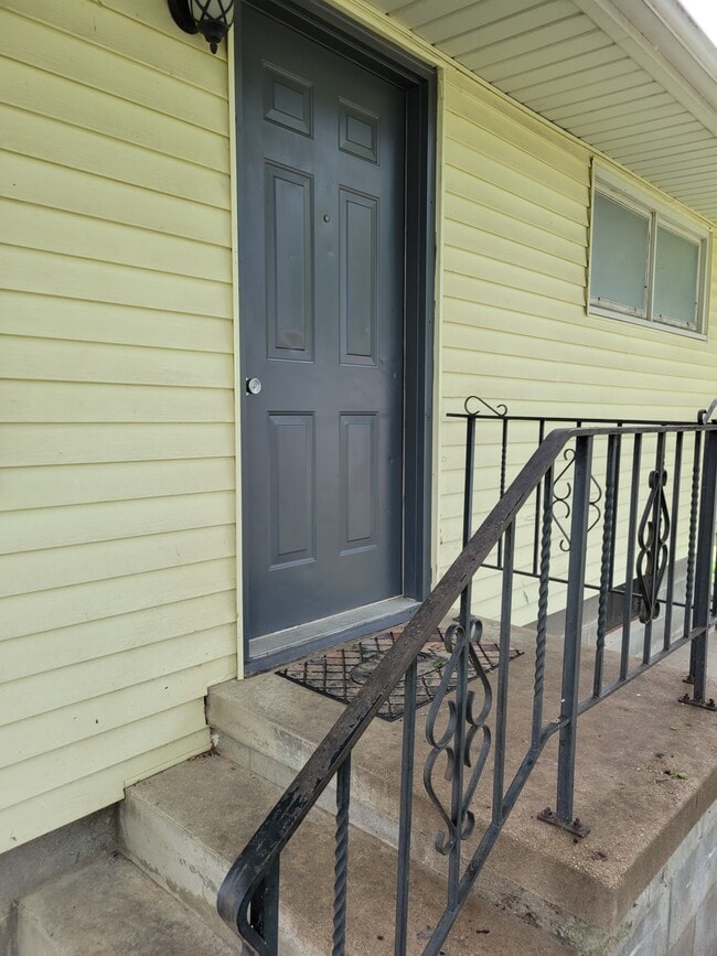 main entrance - 5050 Dudley St