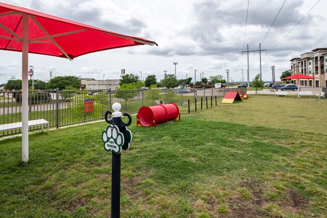 Villas on the Hill apartments — community photo
