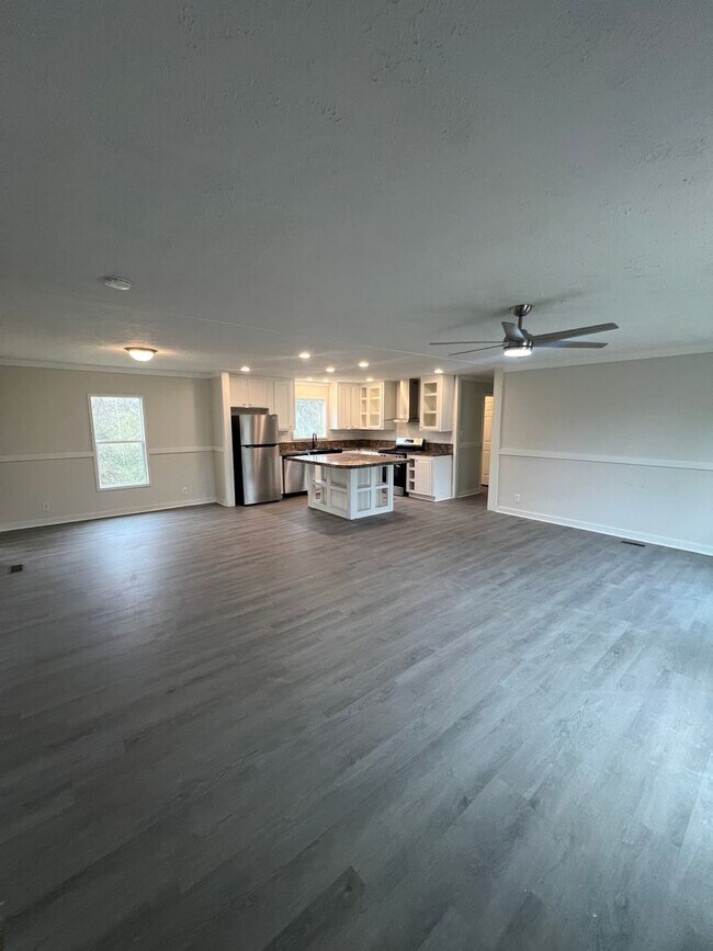 Photo - Large 3 bedroom / 2 bath home / 1 Acre FOR RENT