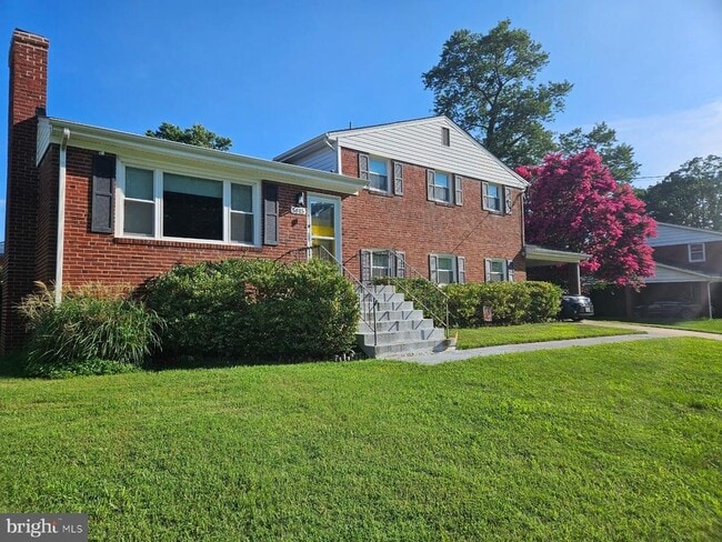 Photo - 5815 Arbroath Dr