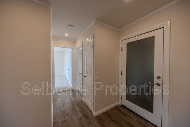 Photo - 765 Rand Ave