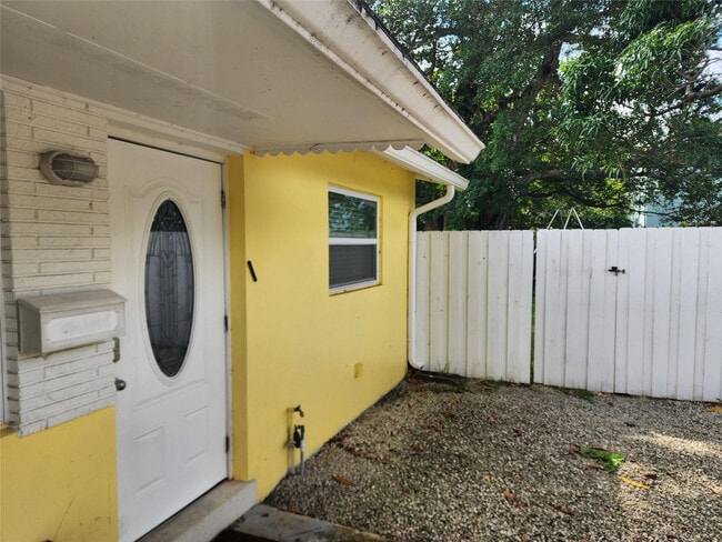 Photo - 620 SW 10th St