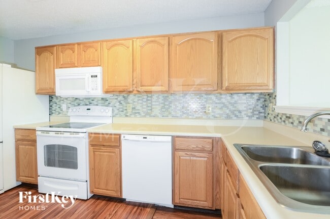 Photo - 1319 Freemont Ln