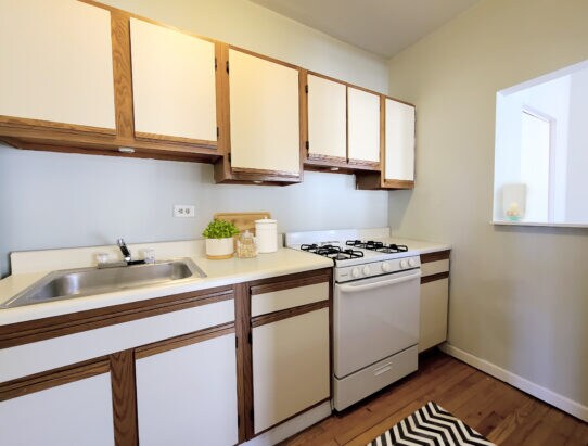 Photo - 662 W Cornelia Ave Unit 16