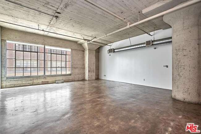 Photo - 1855 Industrial St Unit 302