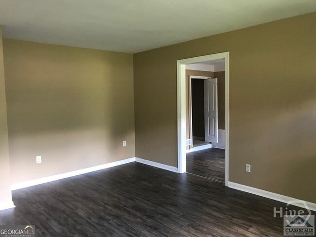 Photo - 135 Lillian Dr