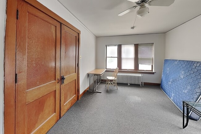 Building Photo - 909 S 1st St Unit 25
