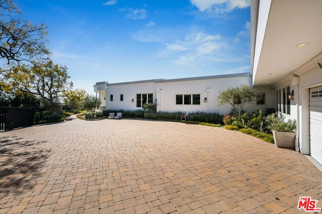 Photo - 580 Chalette Dr