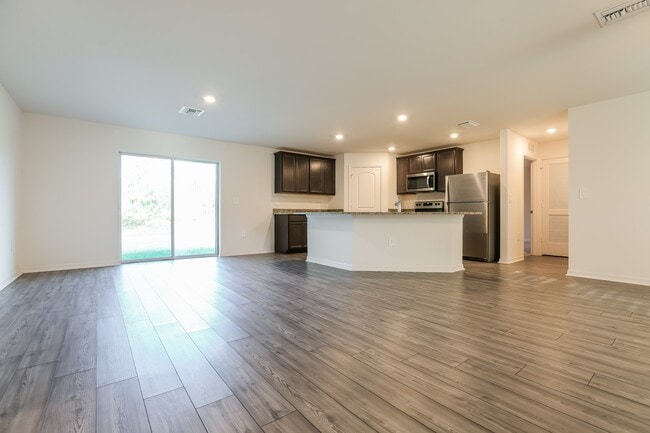 Photo - 5725 Centro Ave