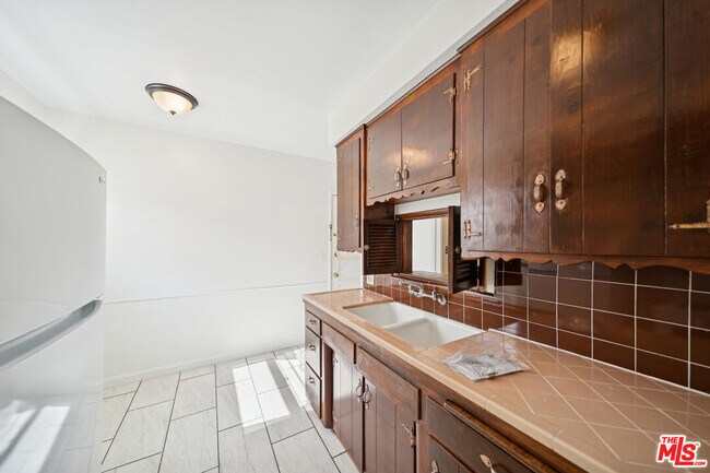 Photo - 5319 Vantage Ave Unidad 5