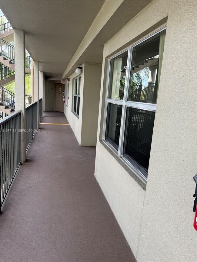 Photo - 550 SW 137th Ave Unit 202L