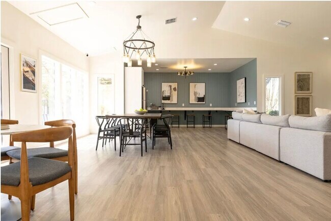 Photo - 2170 Thousand Oaks Dr Unit 0822T