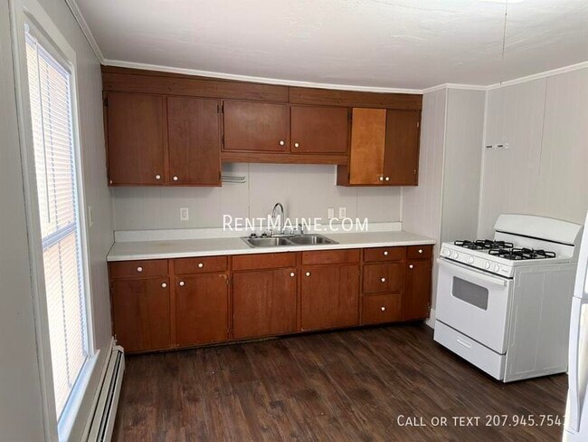 Building Photo - 36 Sanford St Unit Apt #4