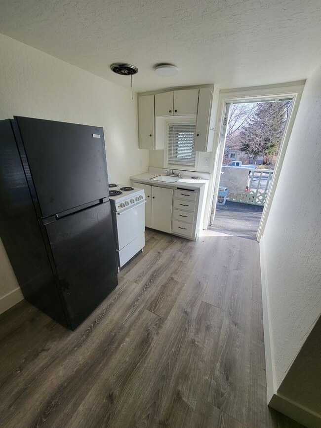 Photo - HAR0204-208-205 1/2>** Unit HAR0208 1/2