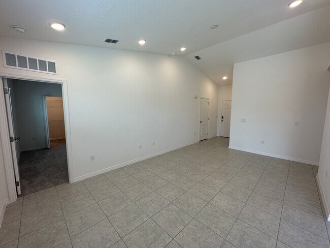 Photo - 2290 Tropicana Dr