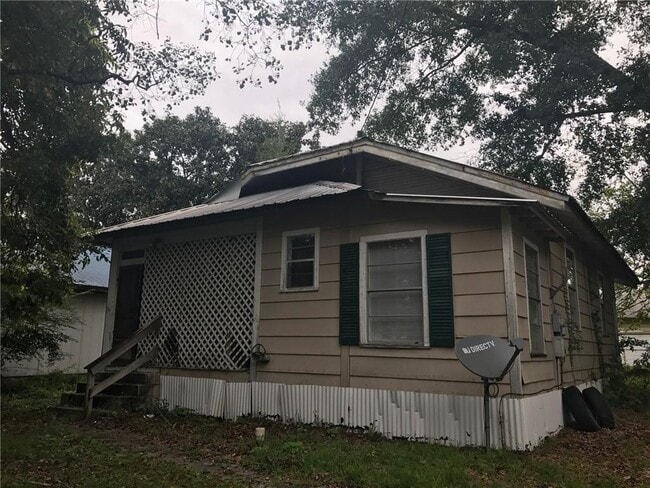 Building Photo - 5 Gulf St