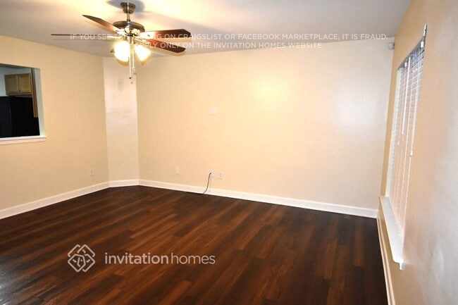 Photo - 974 Ramsgate Dr SW