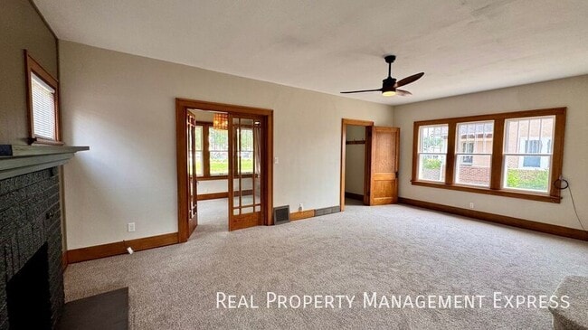Photo - 509 W 25th St