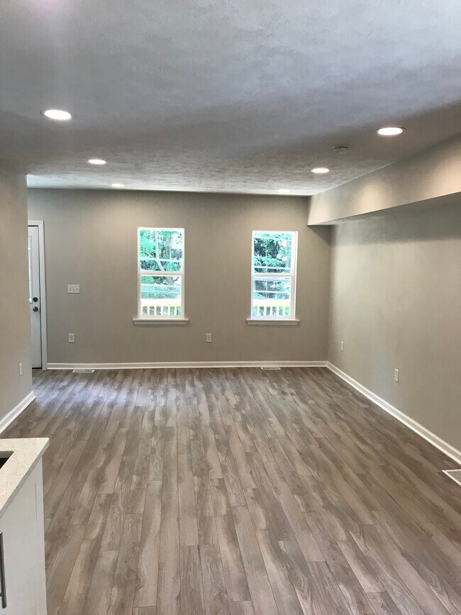 Photo - 702 Seavey Rd, Front