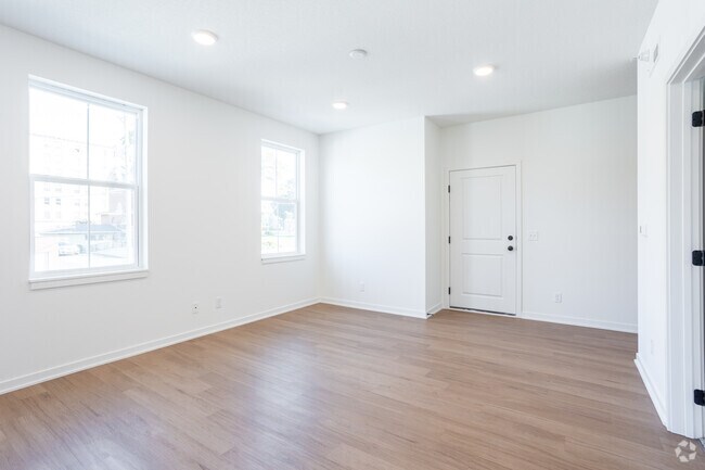1BR, 1BA - 572SF - Living Room