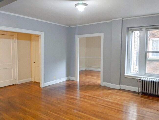 Photo - 7 Craigie Cir Unit 4