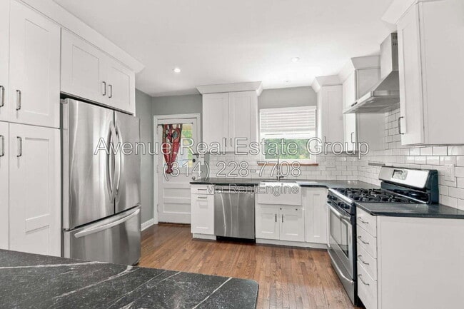 324 Oakley Ln