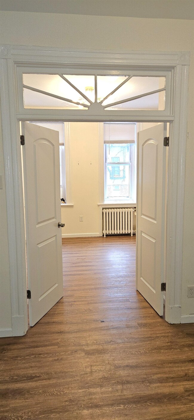 Building Photo - 327 Jackson St Unit 3