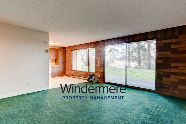 Photo - Windermere PM: 2 bedroom/2 bath condo Unidad 105