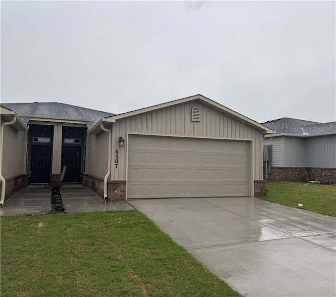 Photo - 6507 NW Vandergriff St Apartment