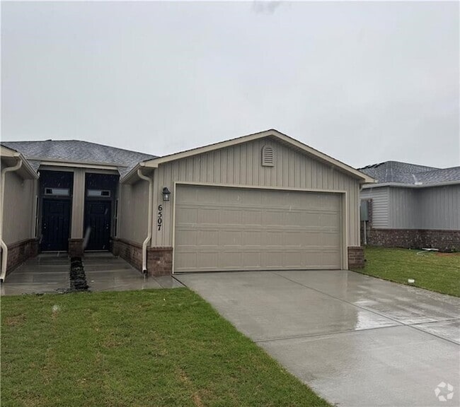 Building Photo - 6507 NW Vandergriff St Rental