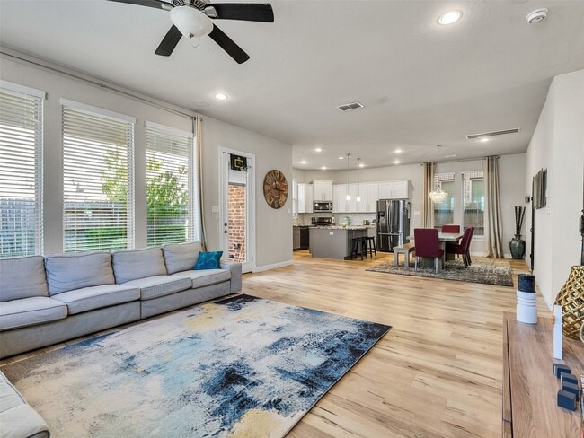 Photo - 18324 Parkview Point Dr