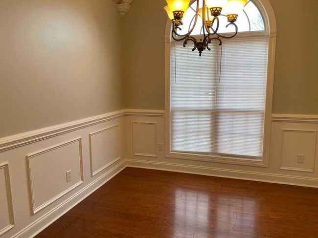 Photo - 32 Wyndelake Cv