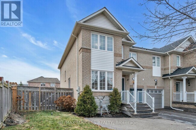 Photo - 228 Flagstone Way