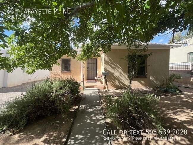 Photo - 435 Lafayette Pl NE