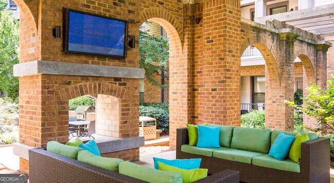 Photo - 880 Glenwood Ave SE Unidad 2323