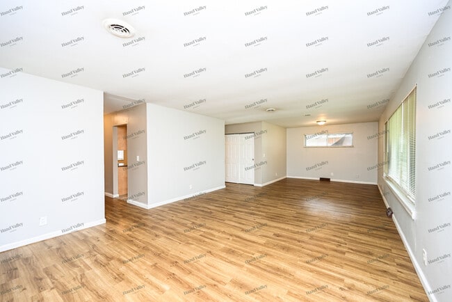 Photo - 7943 Glen Orchard Dr