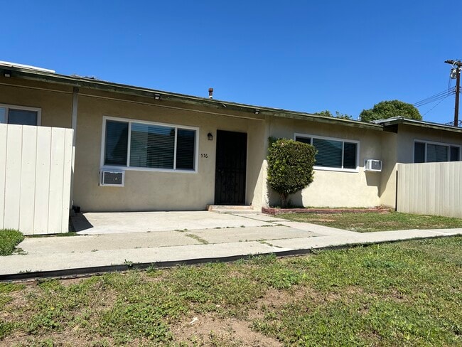 Building Photo - 576 N Wilson Ave Unit 576