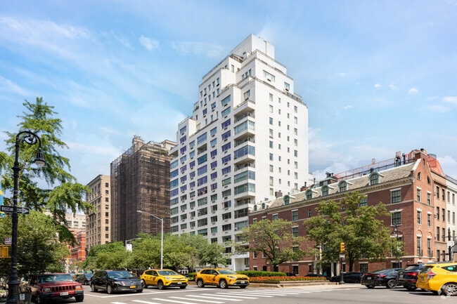 Photo - 605 Park Ave